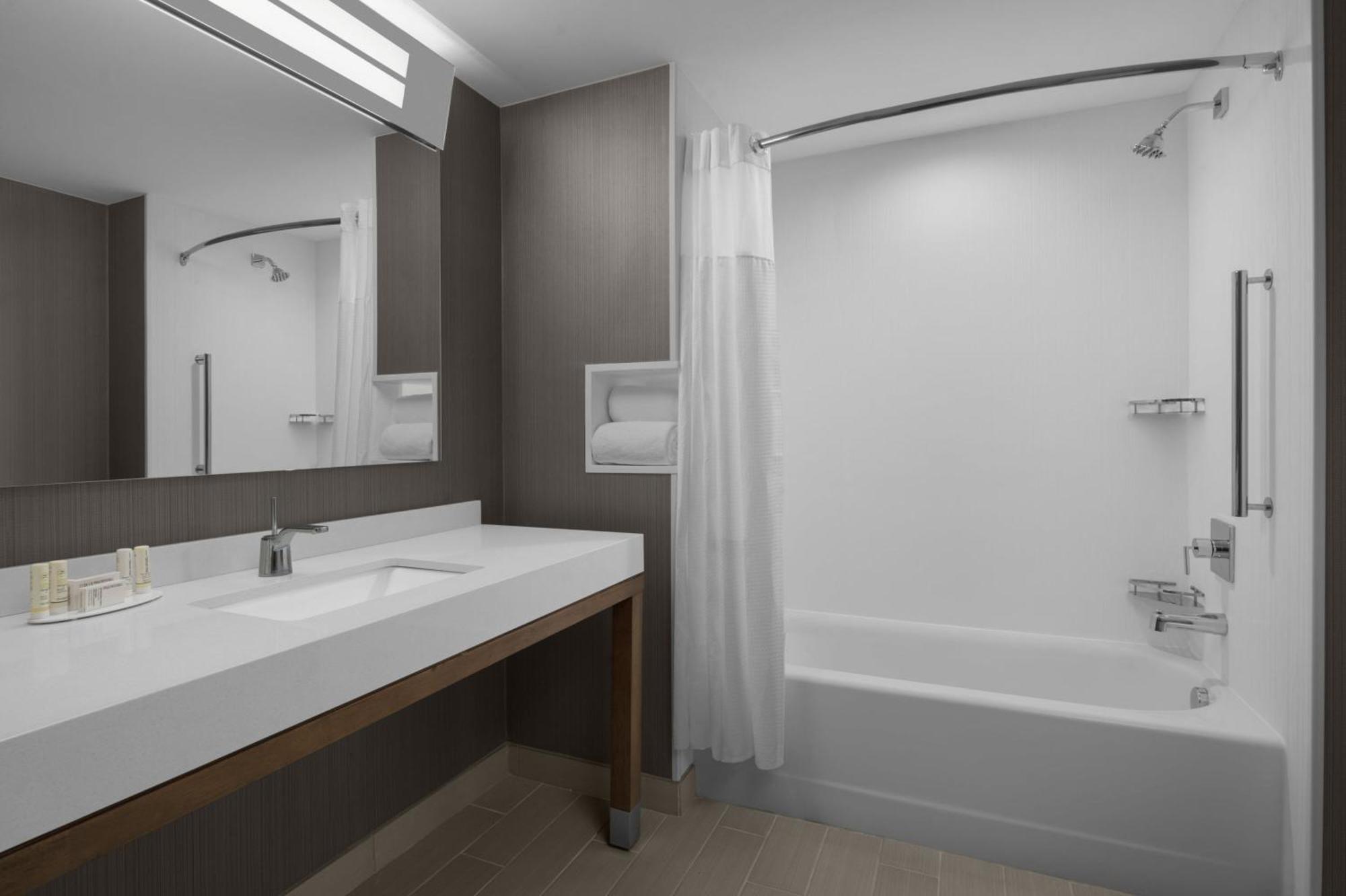 Courtyard By Marriott Clearwater Beach Eksteriør billede